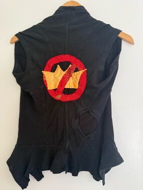 Black Distressed Short-Sleeve Tee by Firestrap with Handmade No Kings Design